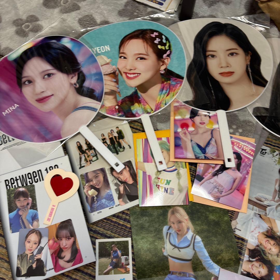 TWICE うちわ・フォトカード・ポスターセットなどなど