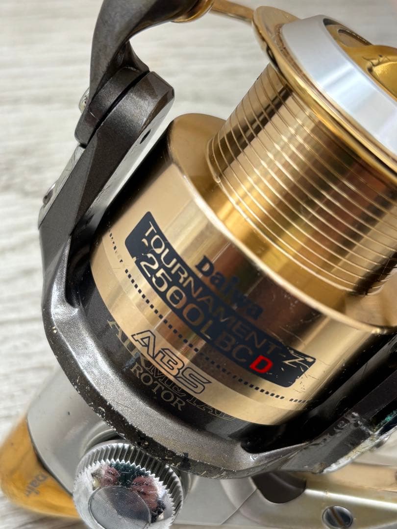 ダイワ　トーナメントZ2500LBC D