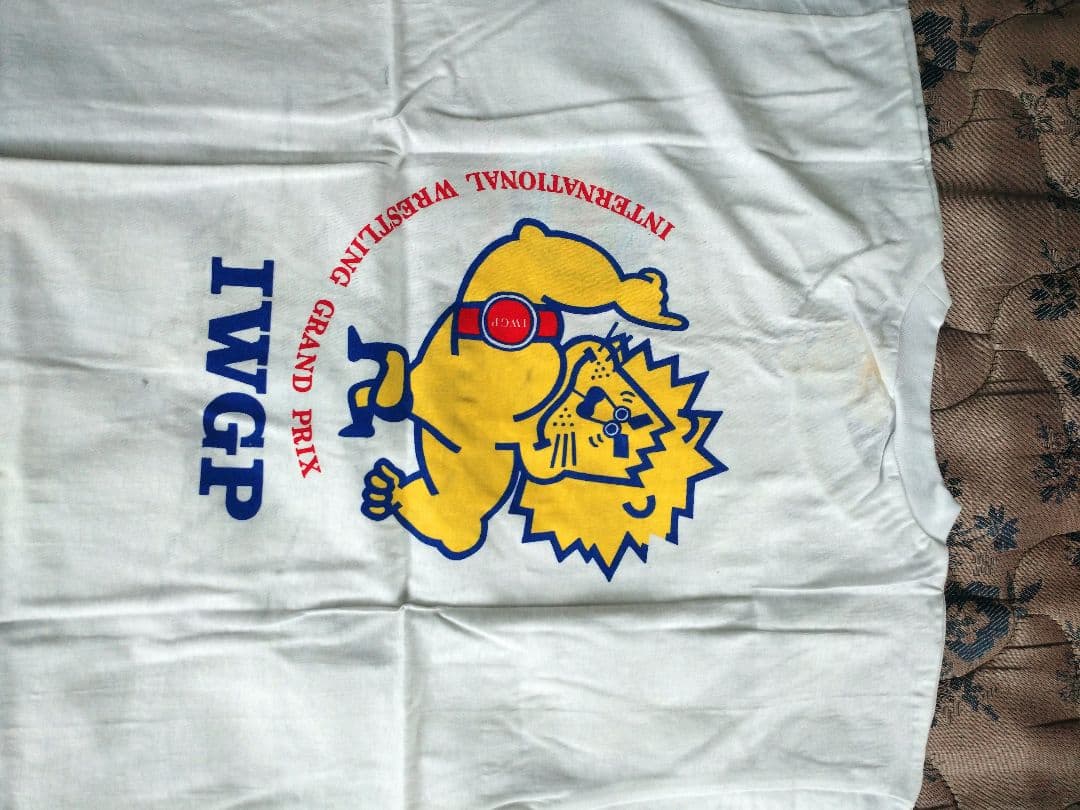 新日本プロレス IWGP Tシャツ 超貴重 アントニオ猪木さん直筆サイン入り