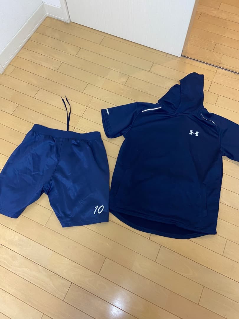 Under Armour フード付きスポーツウェアセット
