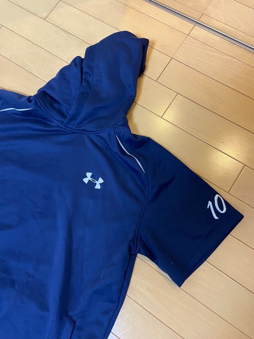 Under Armour フード付きスポーツウェアセット