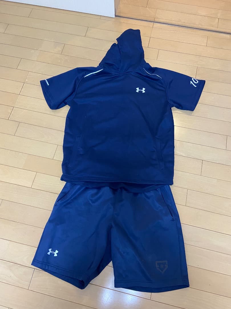 Under Armour フード付きスポーツウェアセット