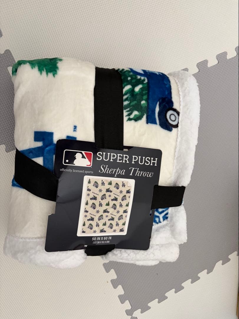 【完売品】LAドジャース ブランケット 毛布 MLB Dodgers クリスマス