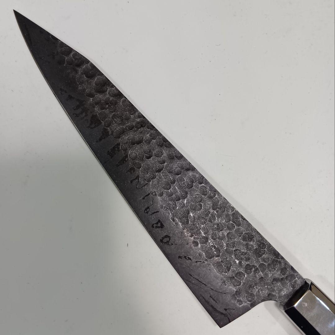槌目 鍛造 440C 高炭素鋼ステンレス 黒染め 切付 牛刀 21cm黒檀八角柄