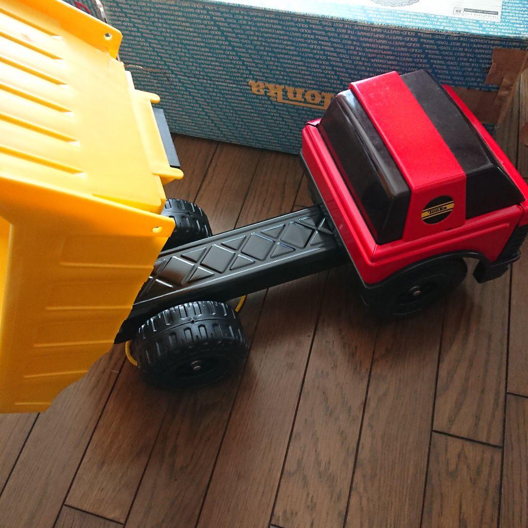 トンカ Tonka 赤いダンプカーと黄色い荷台