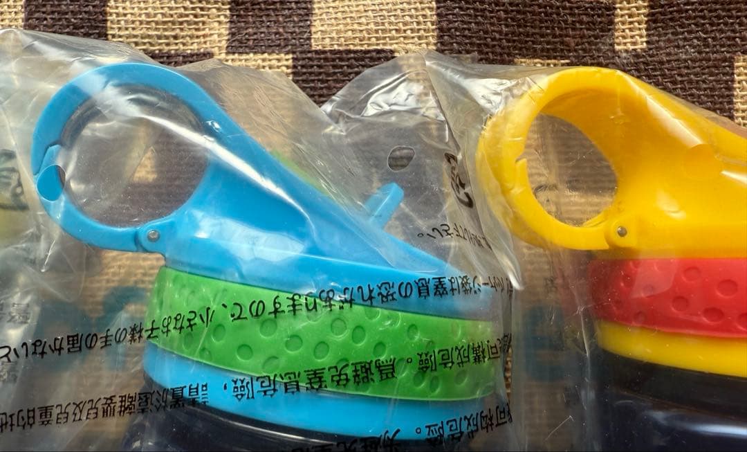 新品未使用　ディズニーストア　子供用水筒　3つセット