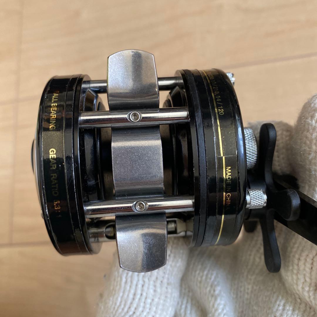 美品　BETA FISHING Escout 4000CB ベイトリール