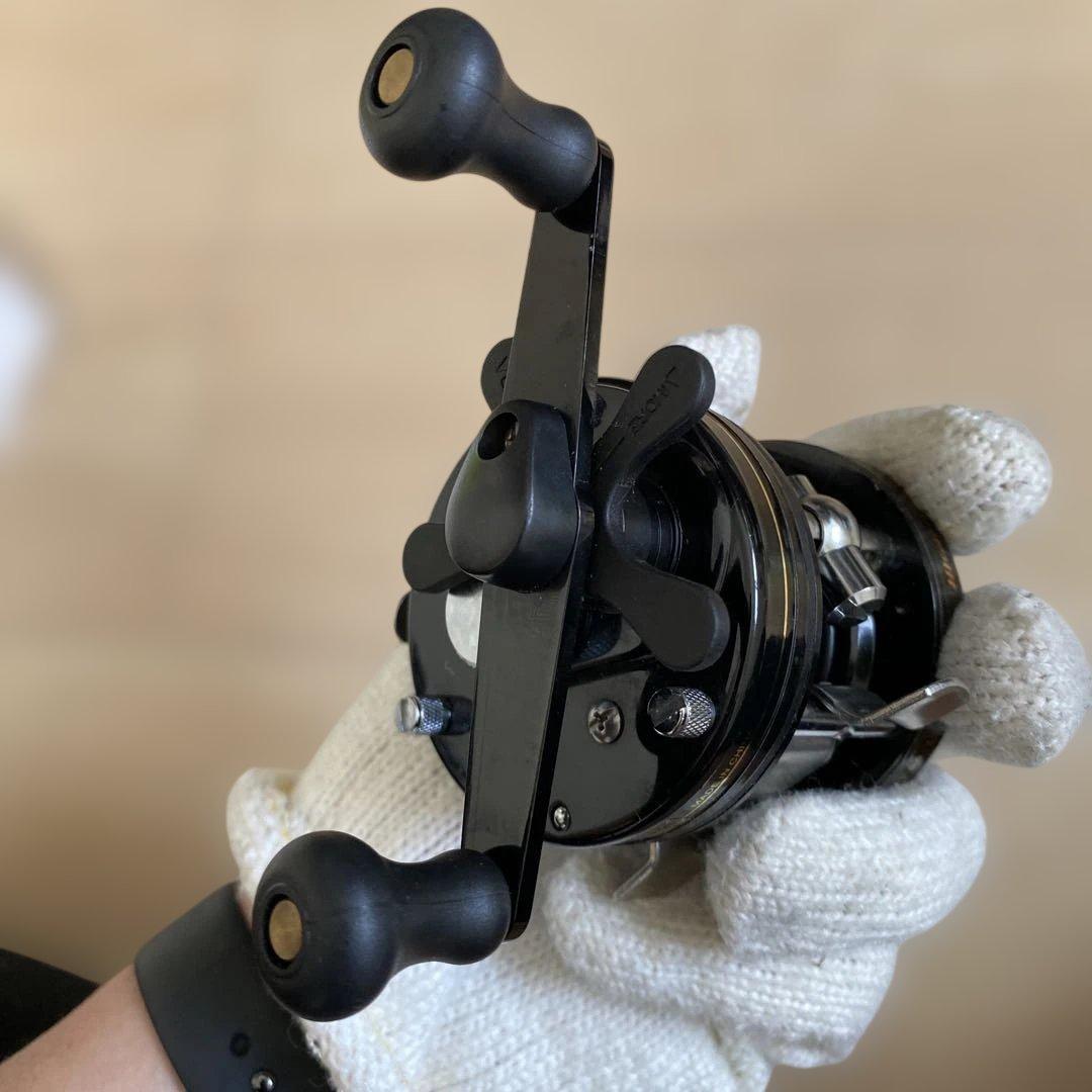 美品　BETA FISHING Escout 4000CB ベイトリール