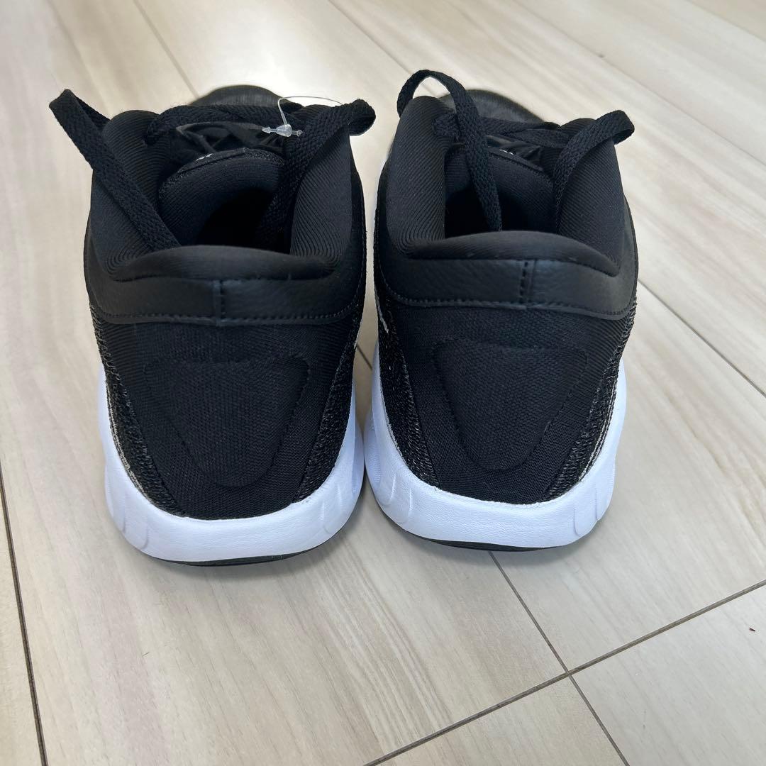 Nike ブラック/ホワイト スニーカー