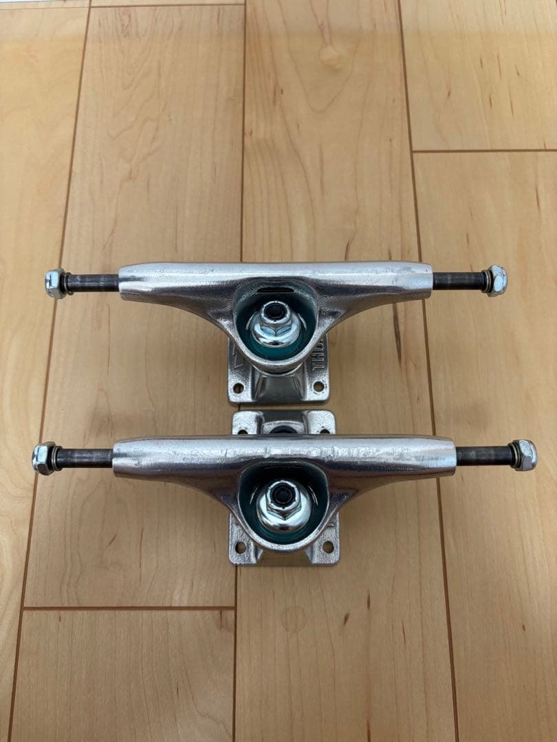 THUNDER TRUCKサンダートラック T-II 147 HI