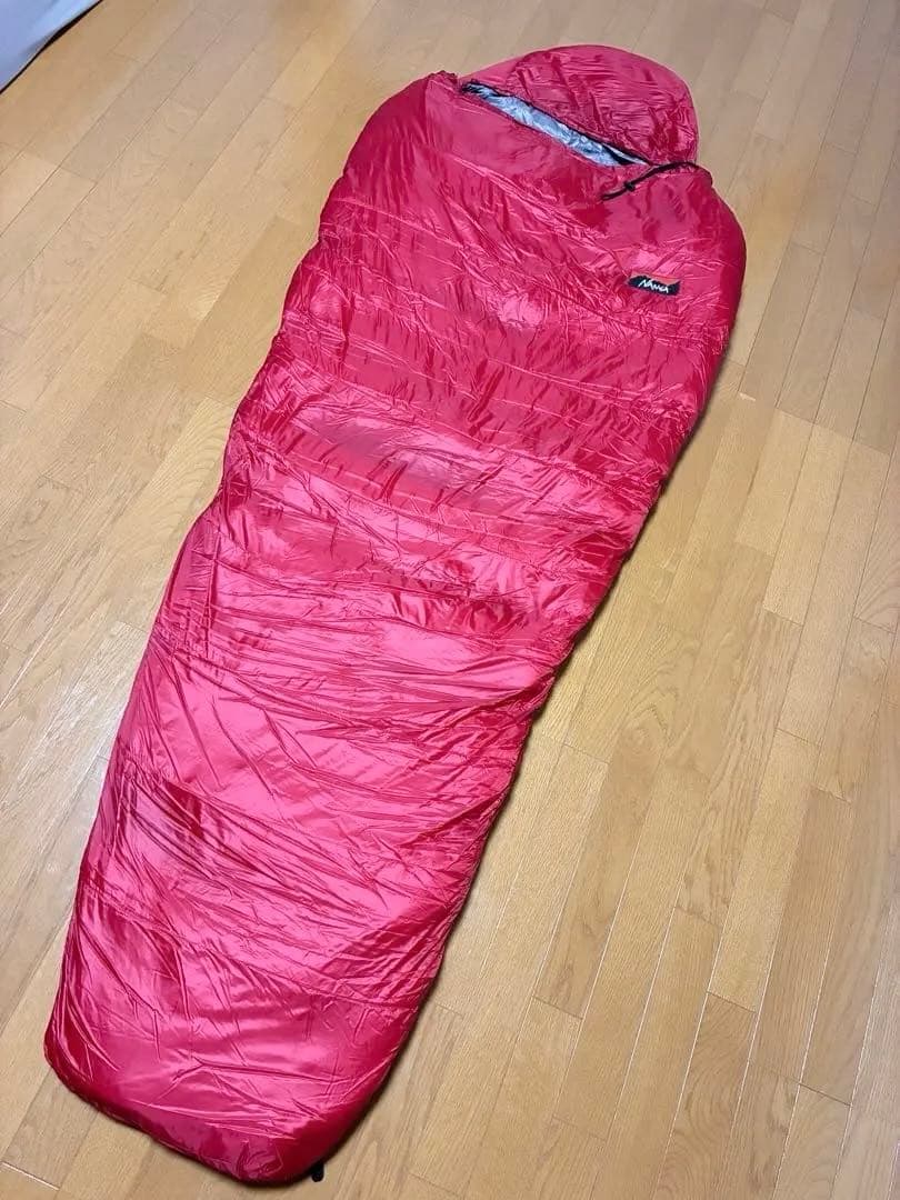 【美品】ナンガ　600 STD 別売り収納バッグ付き　一度のみ使用　レッド