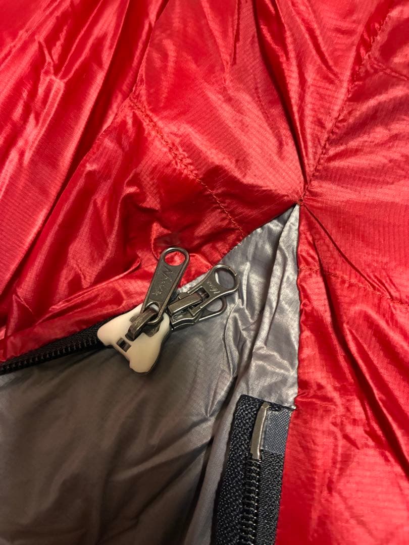 【美品】ナンガ　600 STD 別売り収納バッグ付き　一度のみ使用　レッド