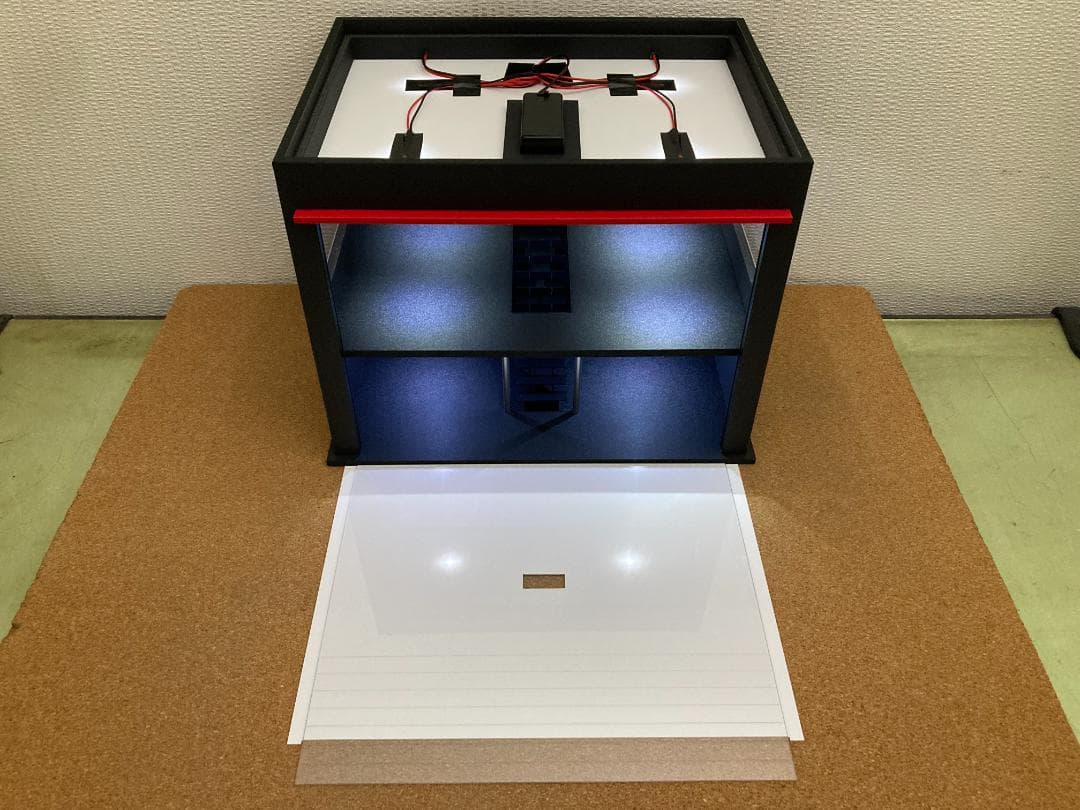 モデルカー専用ジオラマ：1/24 ショールーム＆ガレージⅠ／訳ありSALE！