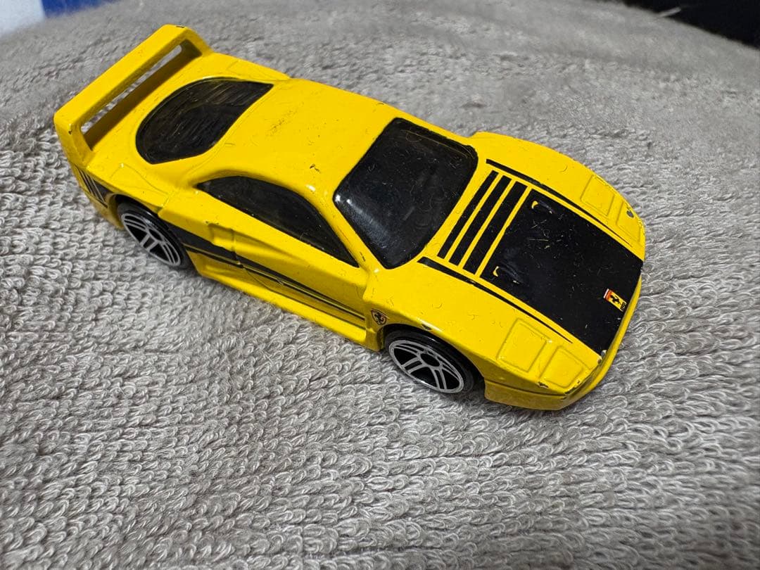 1/64 ホットウィール　フェラーリ F40 Ferrari hotwheels