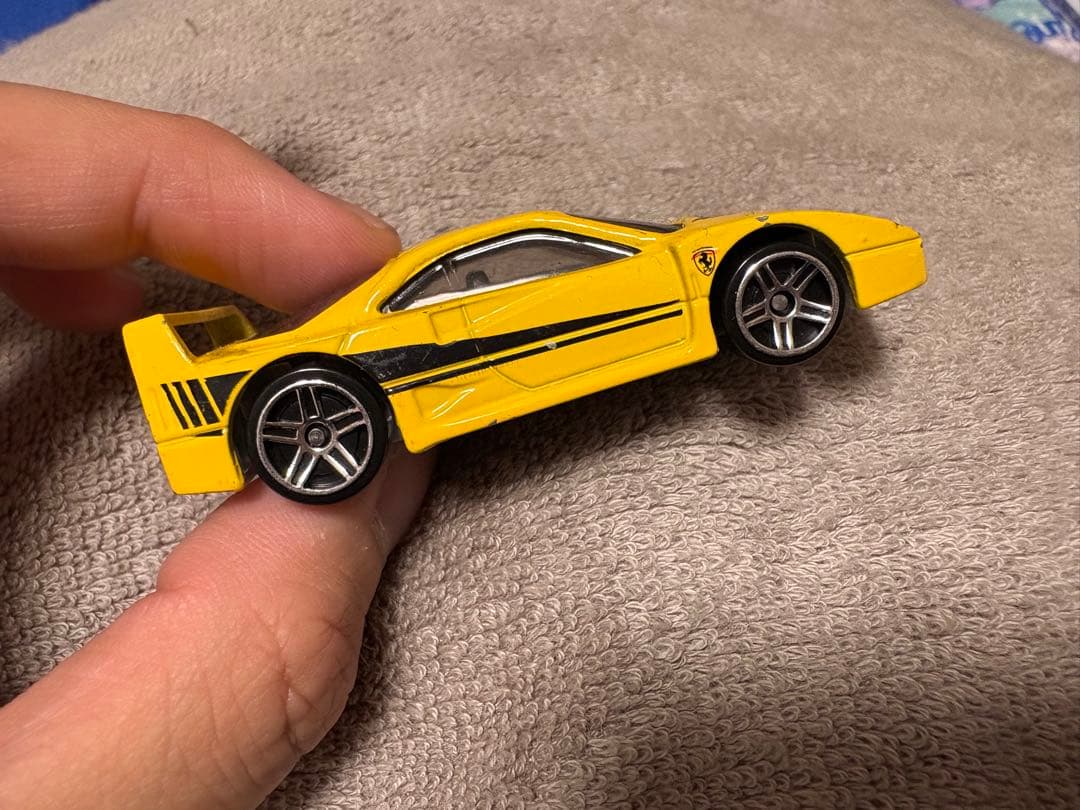 1/64 ホットウィール　フェラーリ F40 Ferrari hotwheels