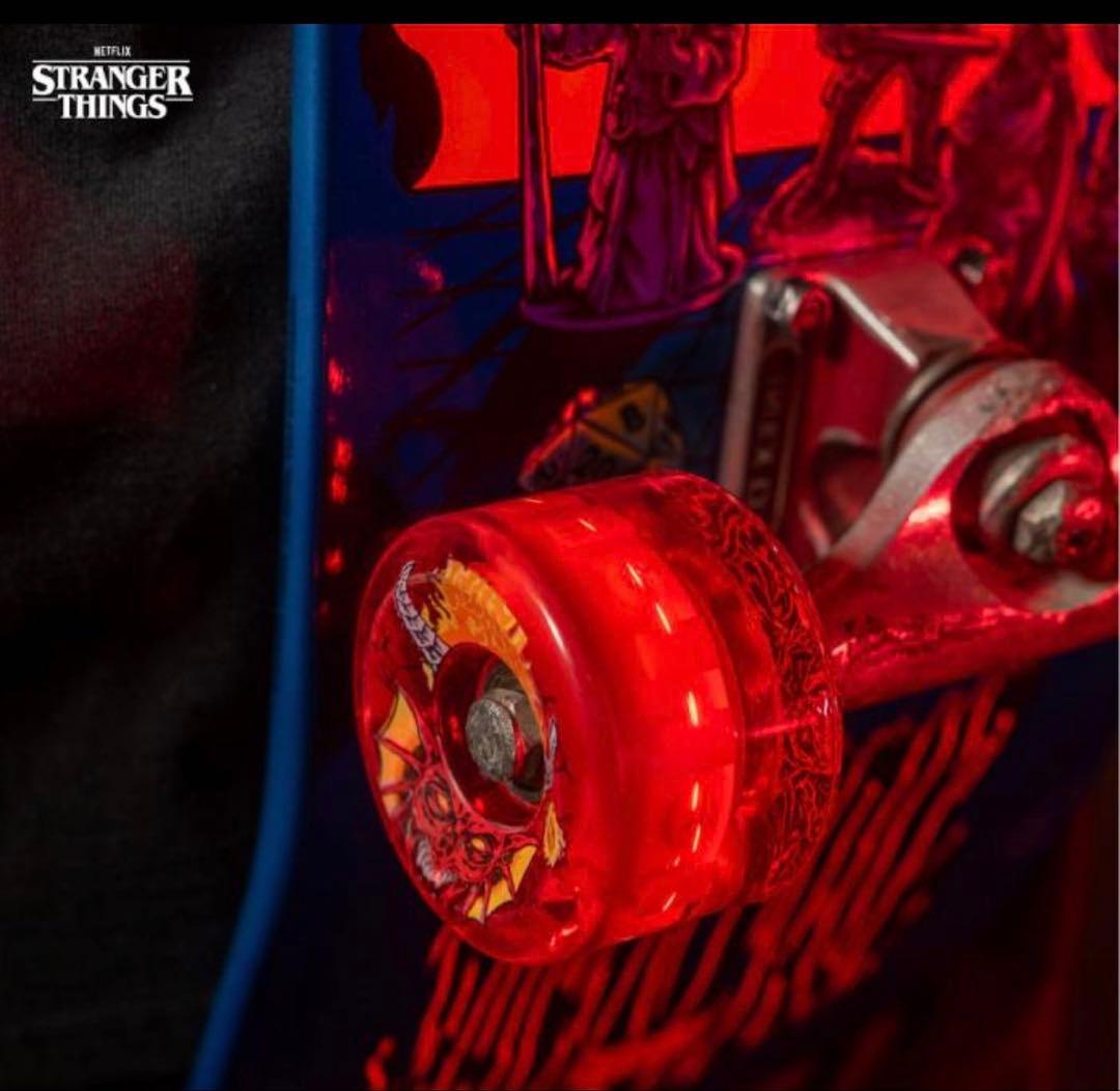 スケートボード STRANGER THINGS SLIM BALLS 66mm 78a