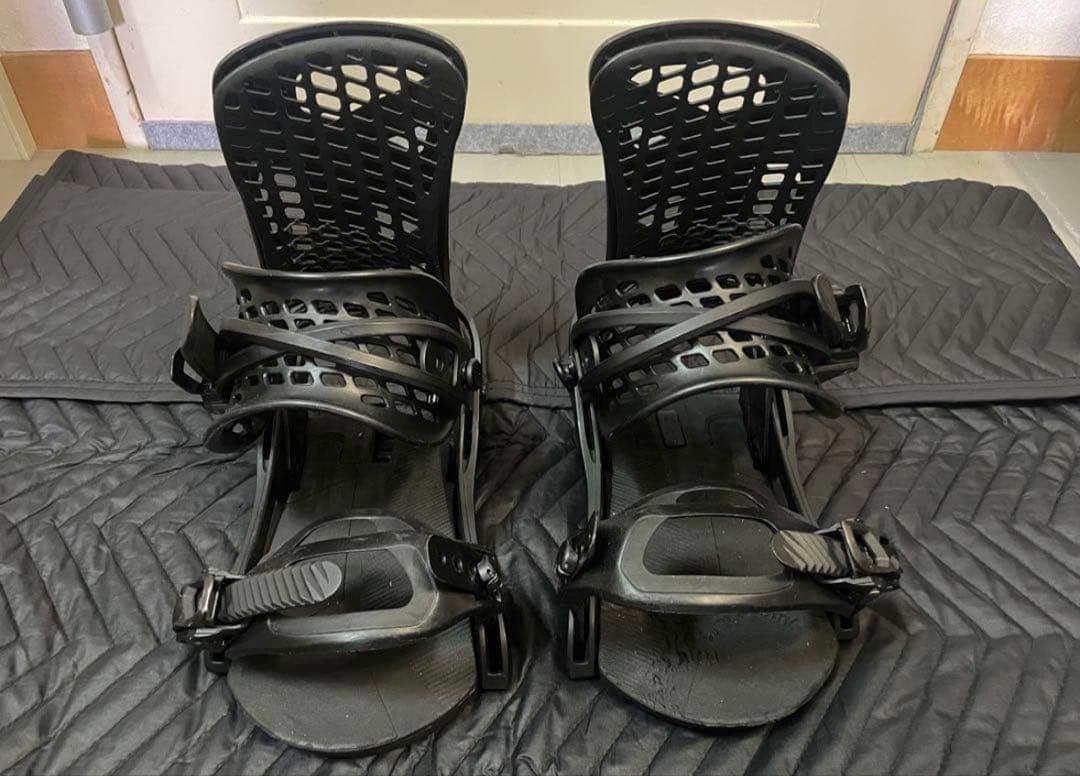【人気モデル】BURTON GENESIS Re:Flex Mサイズ