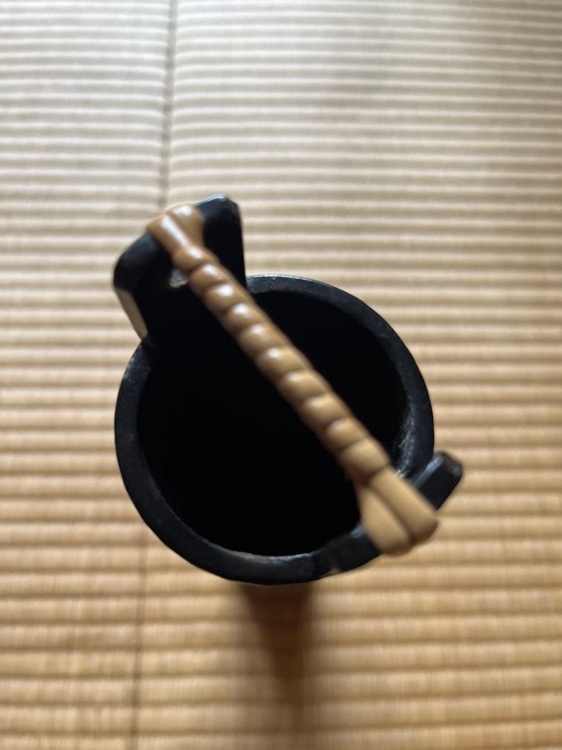 二代目　田辺雲斎作　漆　や竹花入　蘇鉄図
