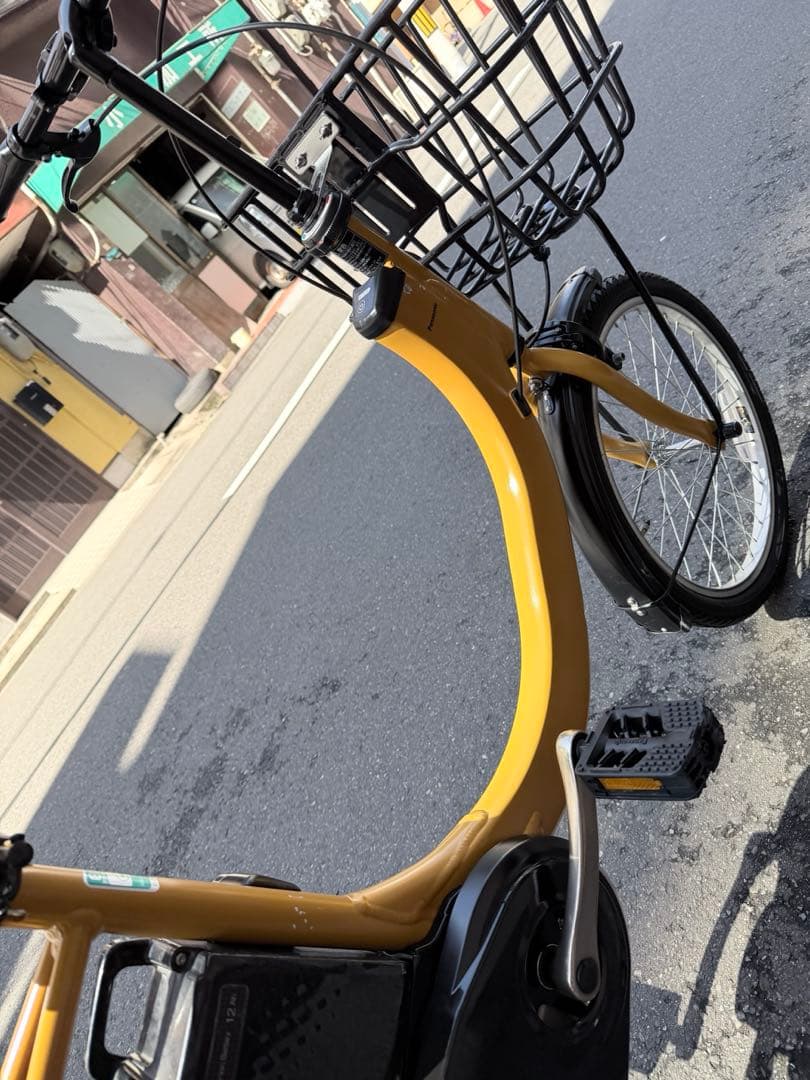 イエロー 電動アシスト自転車 前バスケット付き