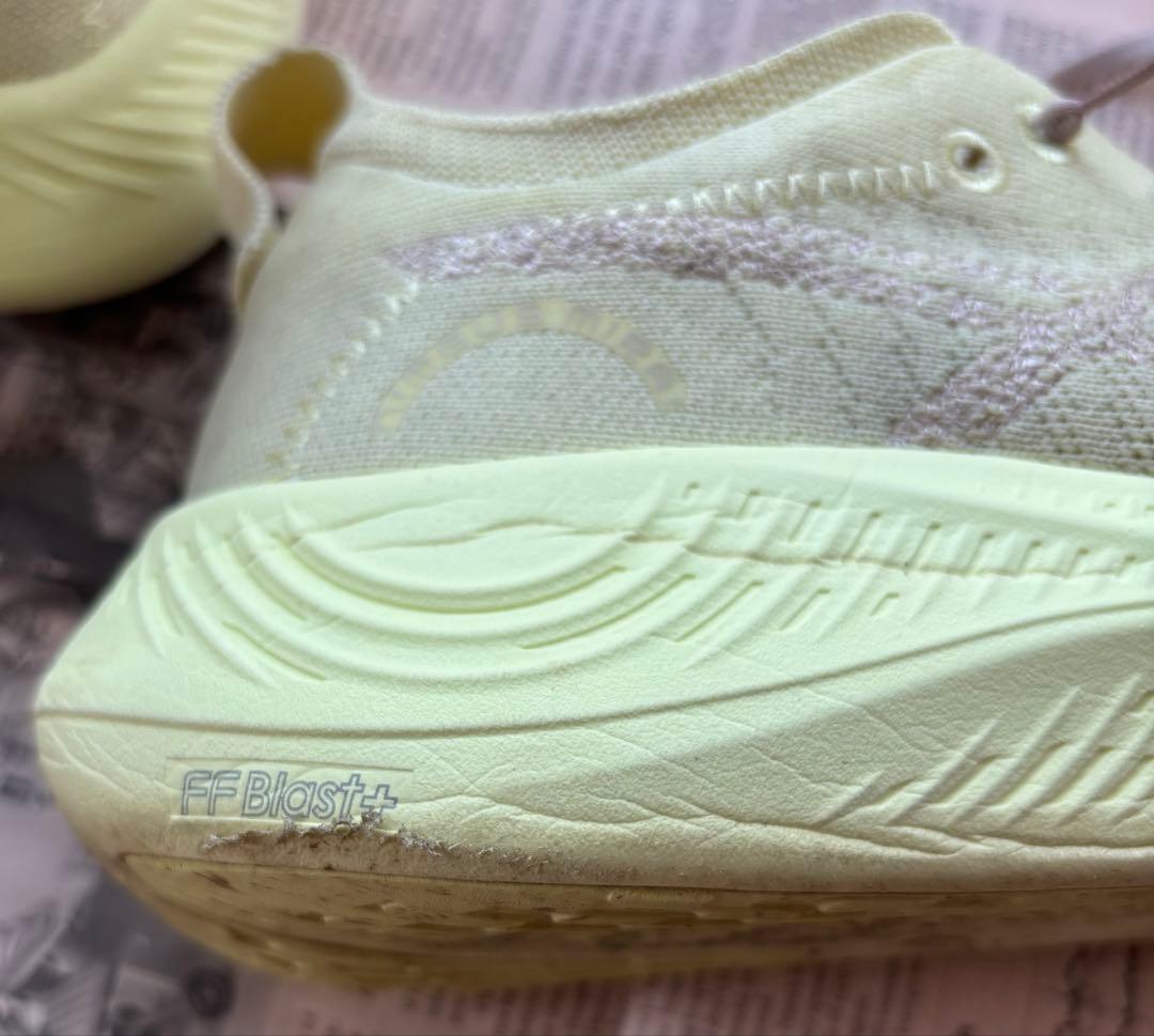 ⑪ asics　アシックス　ニンバス　ミライ　ランニングシューズ　トレシュー