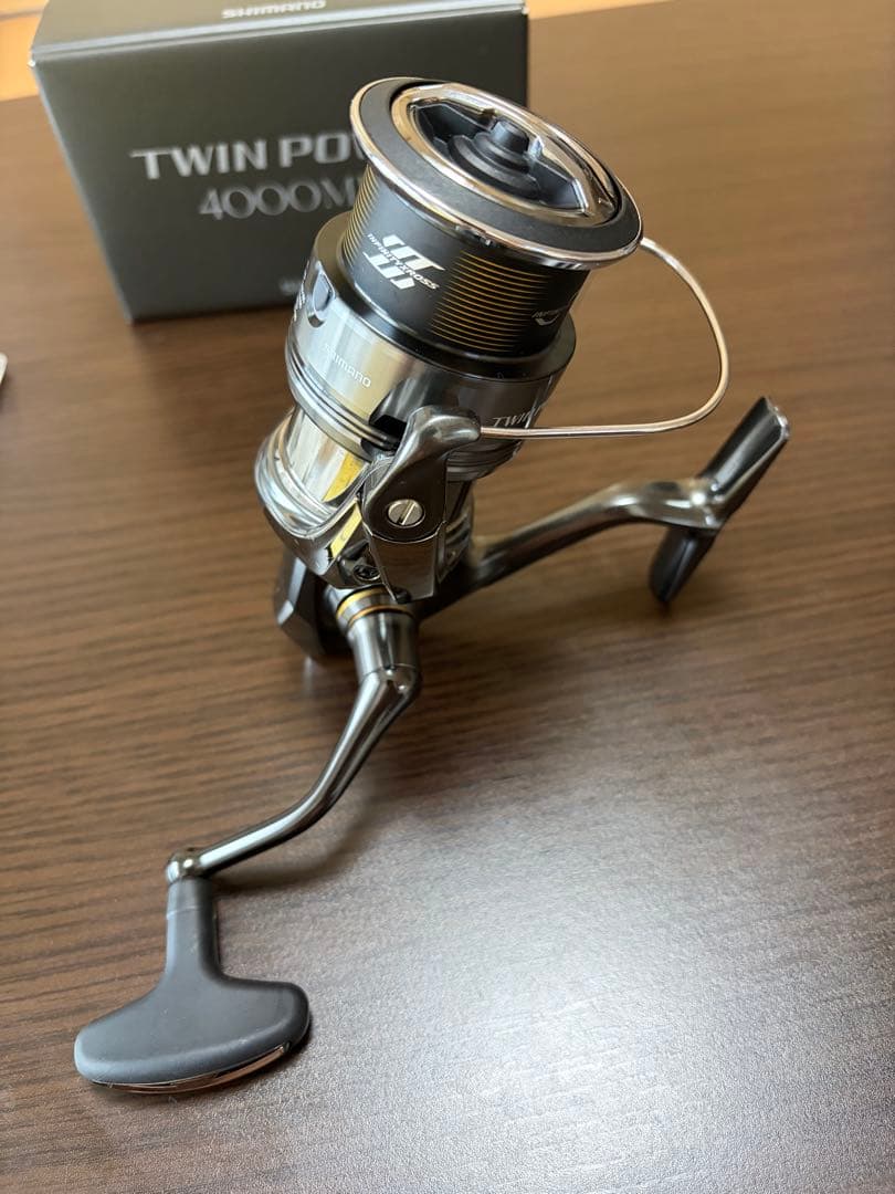 シマノ　ツインパワー 4000MHG スピニングリール　 おまけ付き