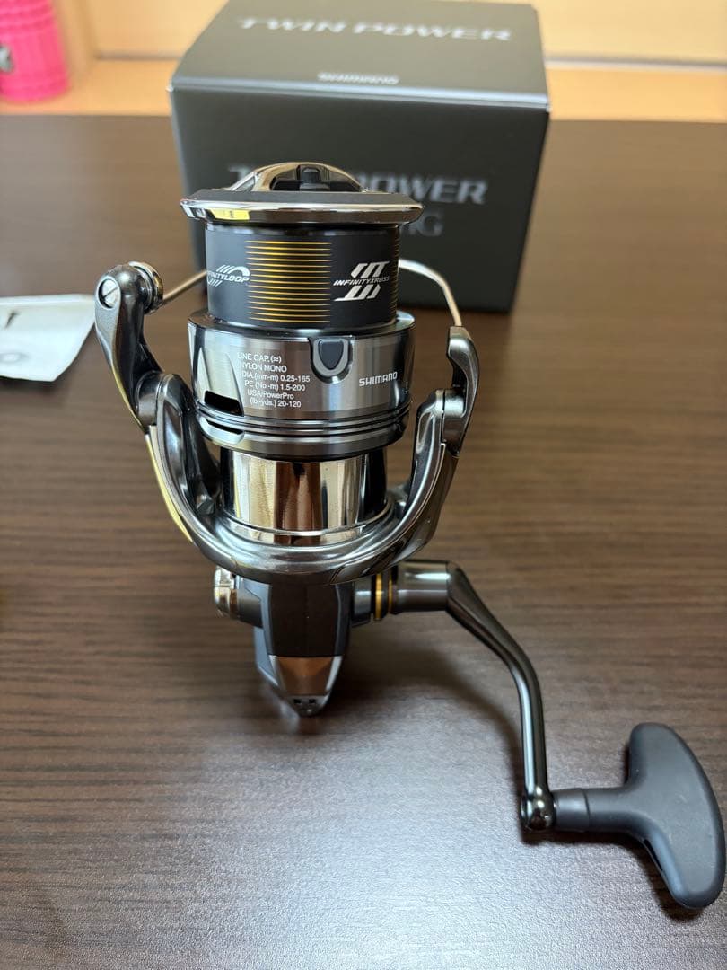 シマノ　ツインパワー 4000MHG スピニングリール　 おまけ付き