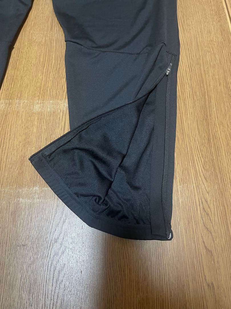 Nike ブラック ジャージパンツ
