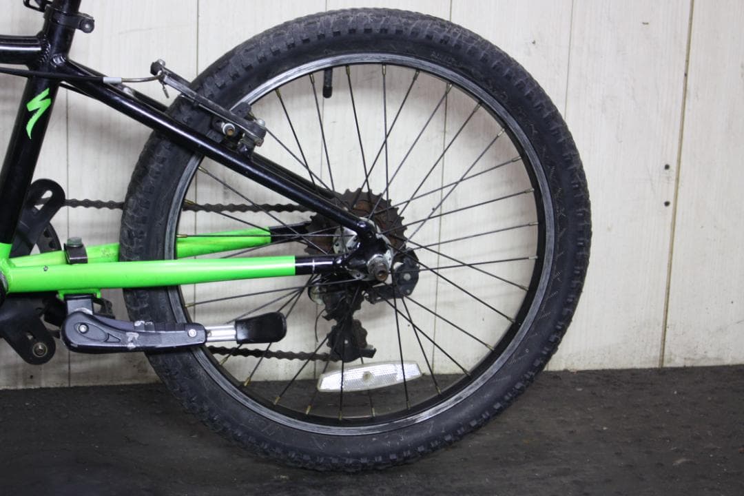 スペシャライズド HOTROCK20 20型 アルミ 6速 本格子供用MTB