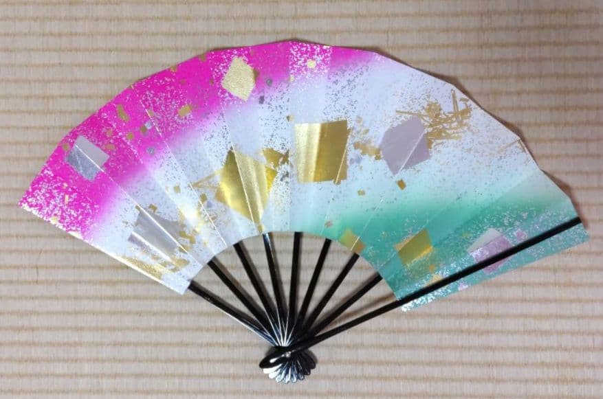 尺扇　日本舞踊用 扇子 舞扇　ピンクグリーン緑《金霞》箱入り　一尺