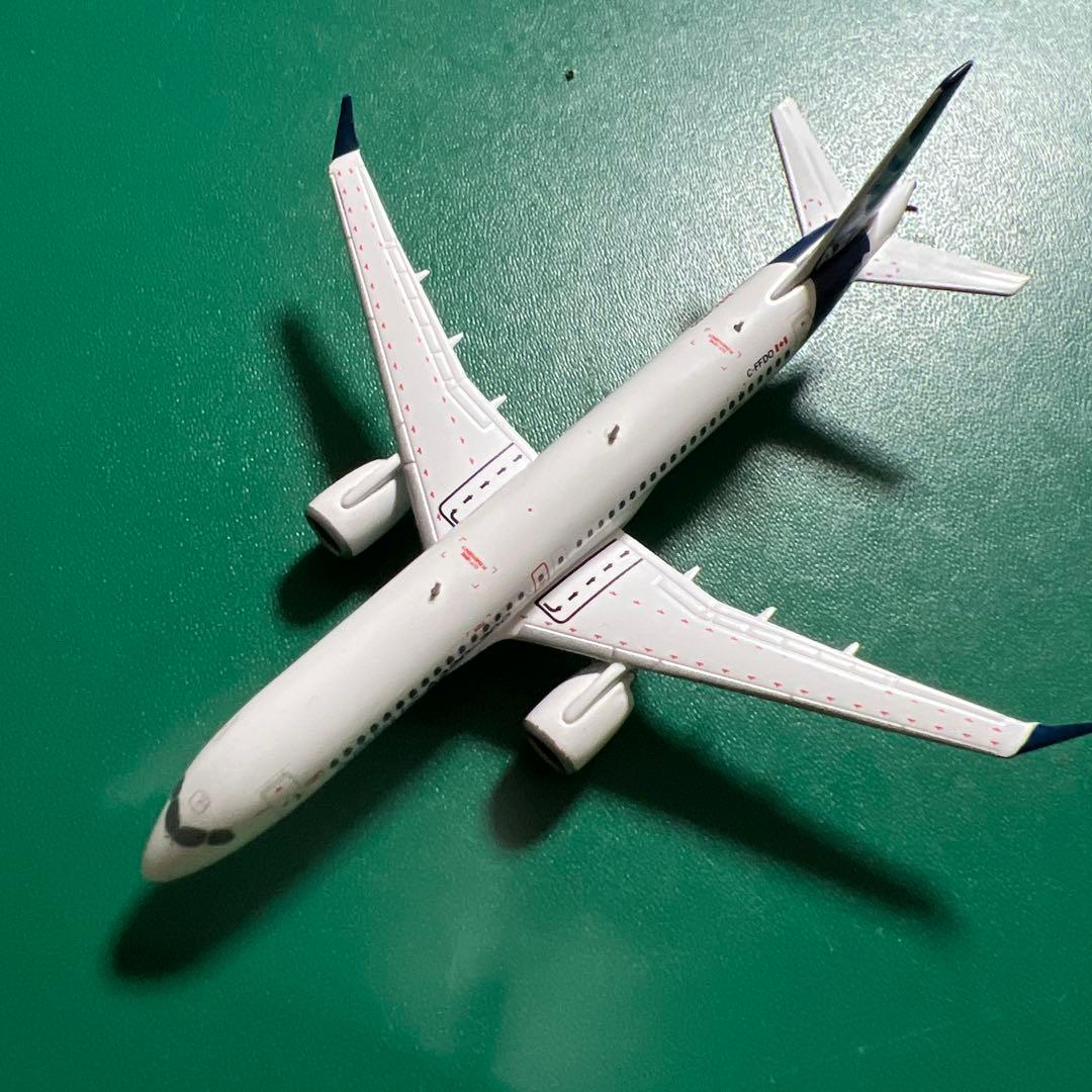 エアバス A220-300 1/400 herpa