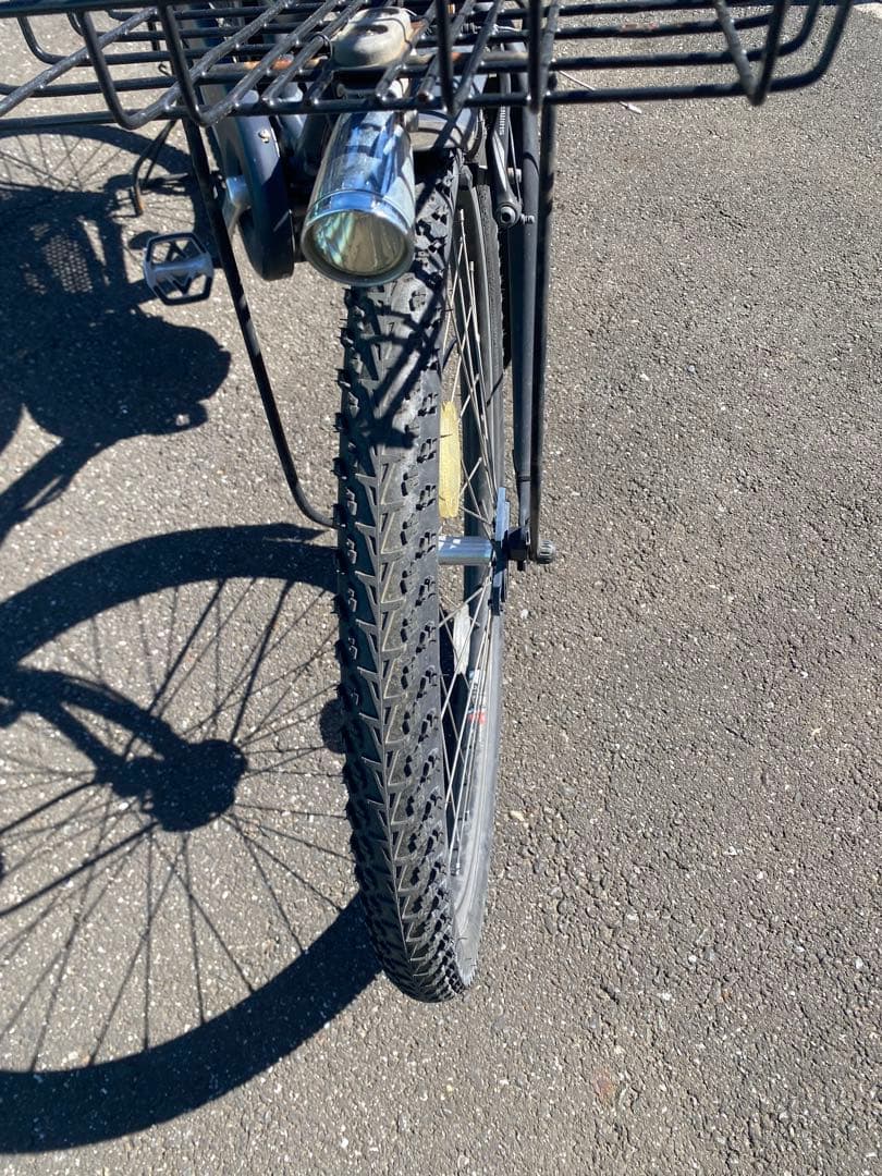 つや消しの紺色　電動アシスト自転車