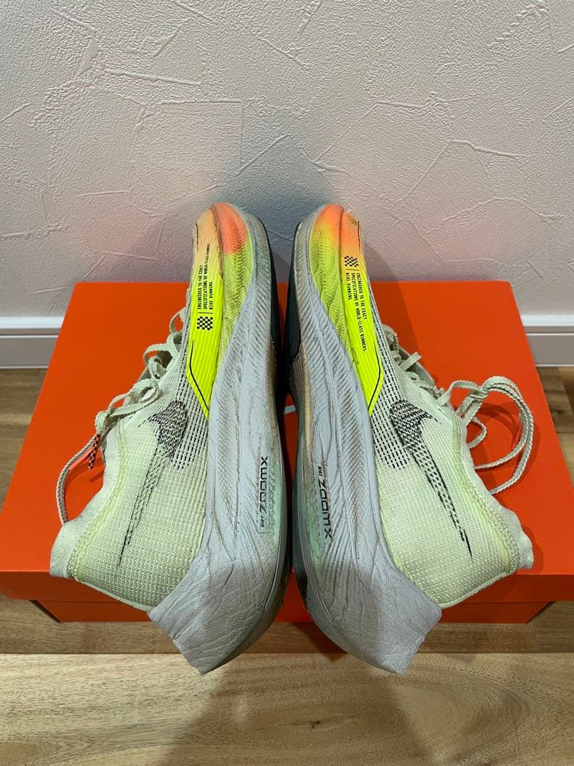 NIKEナイキ ヴェイパーフライ ネクスト％ 2 27.0cm ベアリーボルト