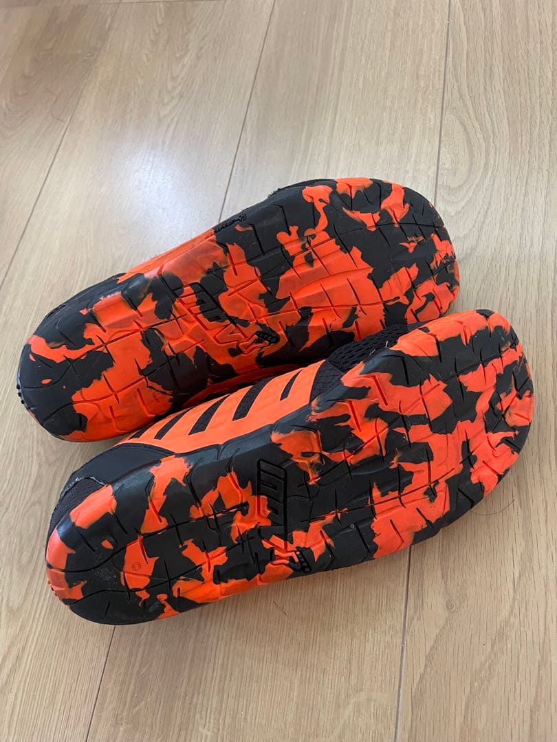 INOV-8 BARE-XF 210 V2 オレンジ/ブラック