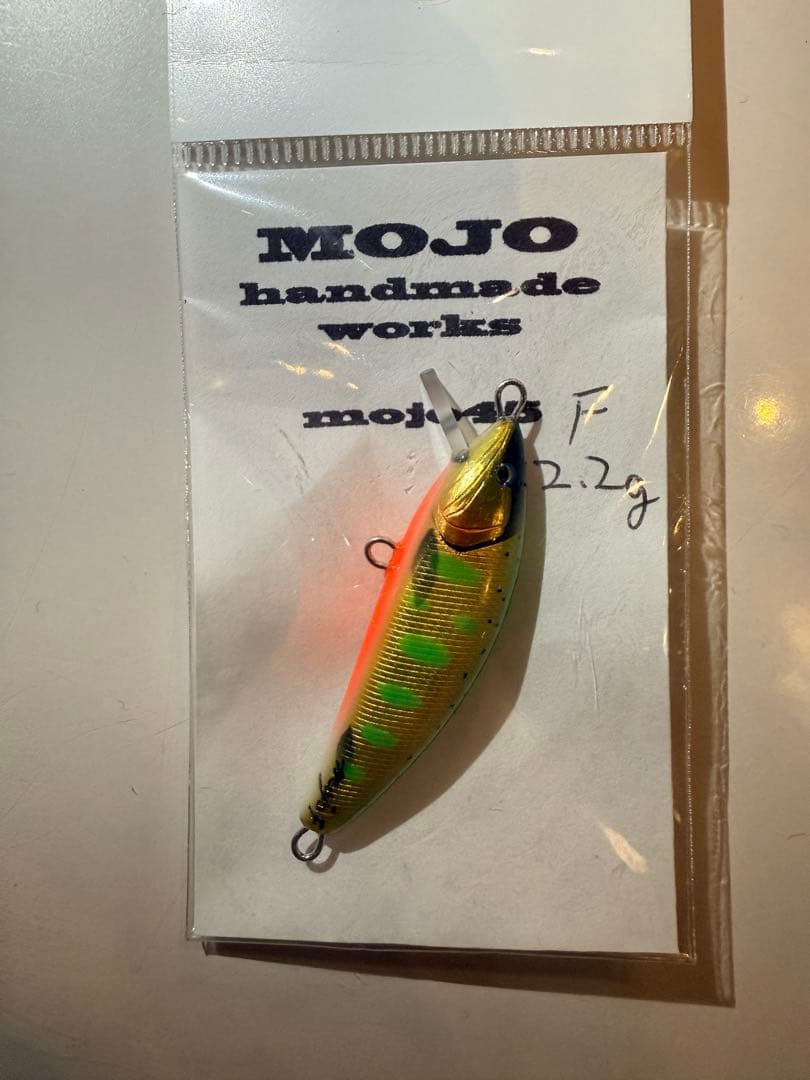 MOJO ハンドメイドワークスバルサミノー新品チャートカラーF2.2g レア品