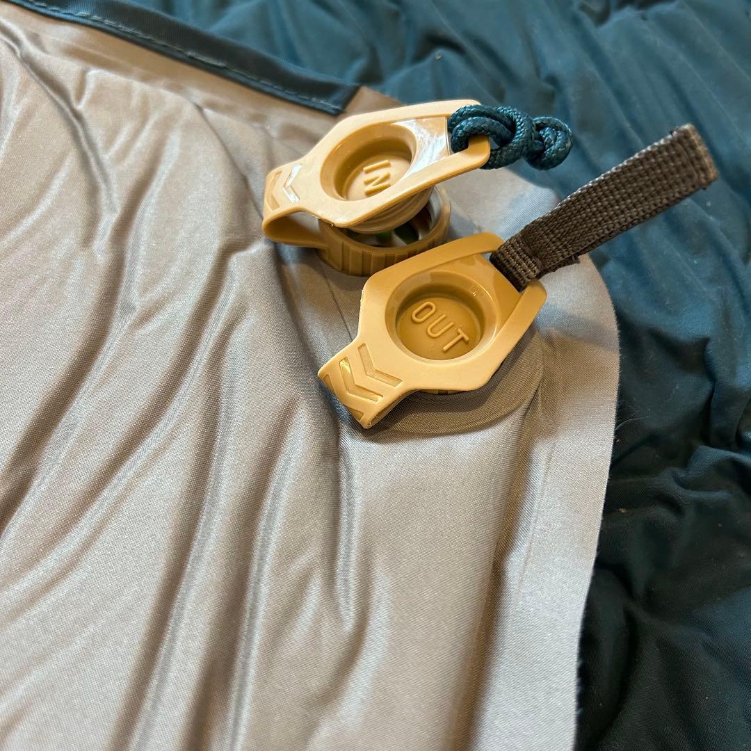 デカトロン　QUECHUA マットレス 自動拡張式