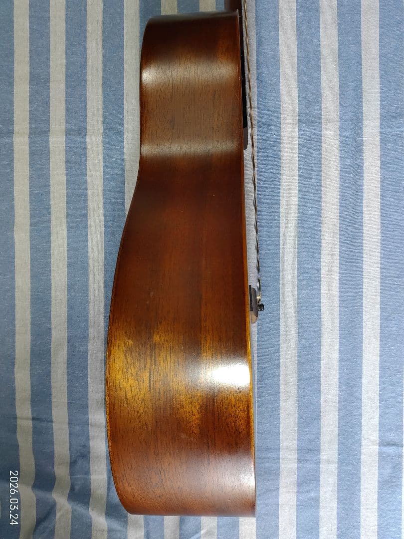 Martinのオールマホガニー単板のオールドマーティンの風格アコギ000-15m