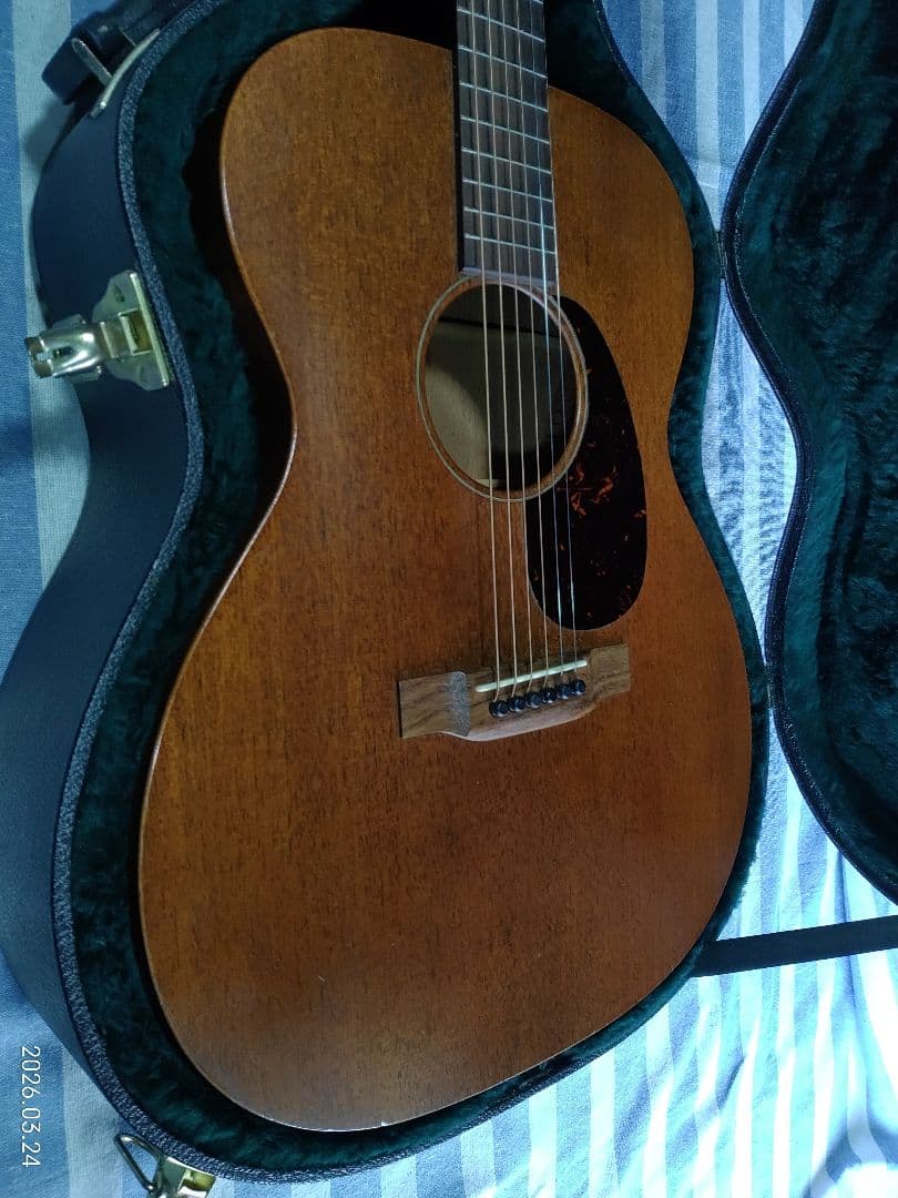 Martinのオールマホガニー単板のオールドマーティンの風格アコギ000-15m