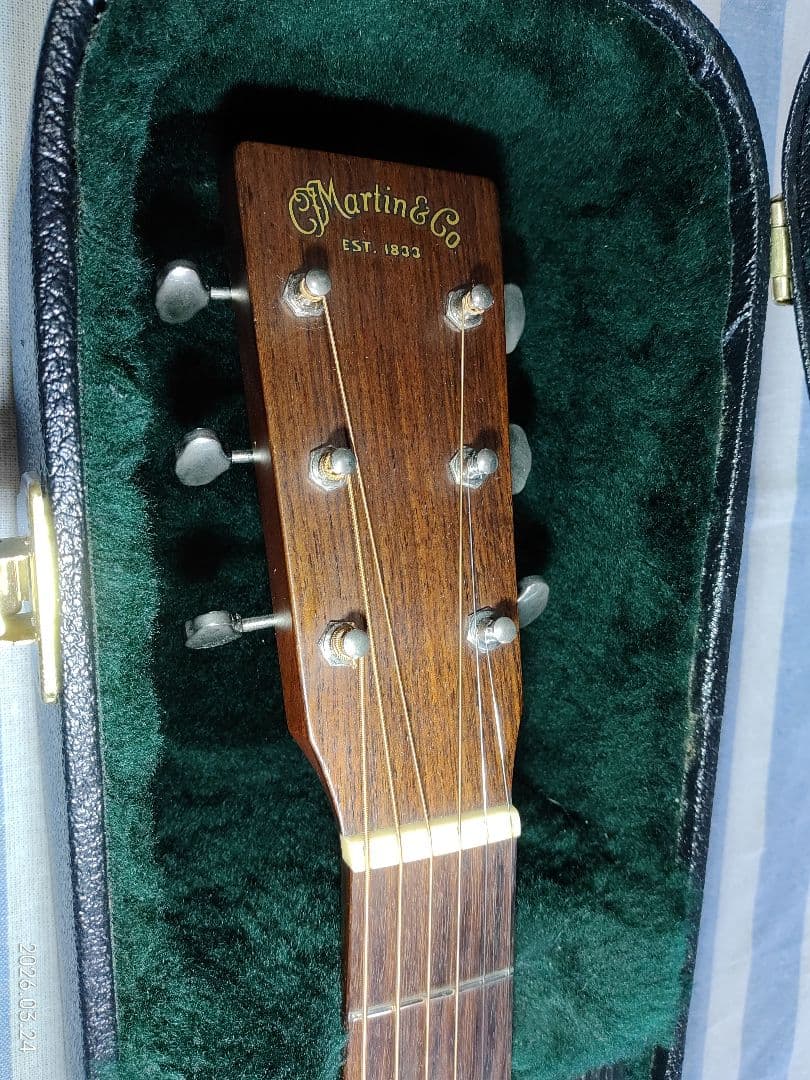 Martinのオールマホガニー単板のオールドマーティンの風格アコギ000-15m