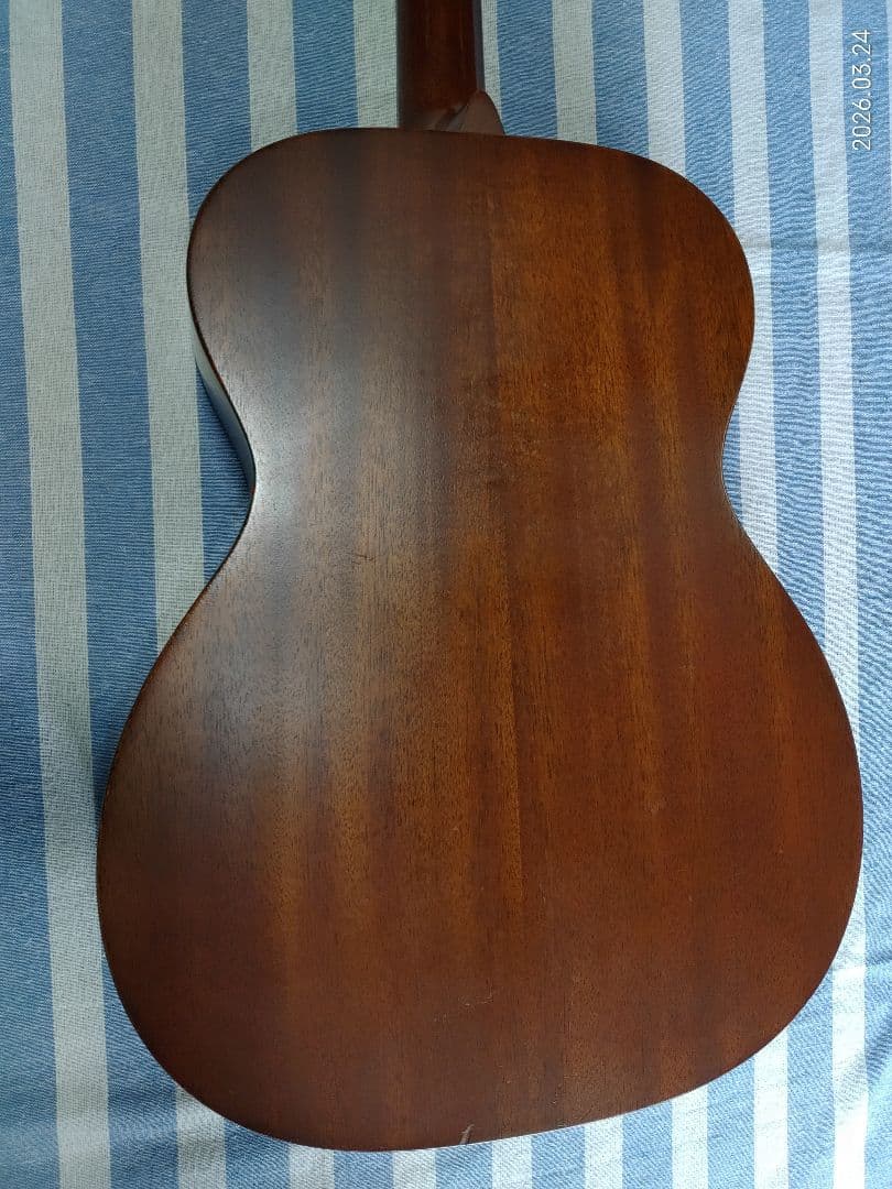Martinのオールマホガニー単板のオールドマーティンの風格アコギ000-15m