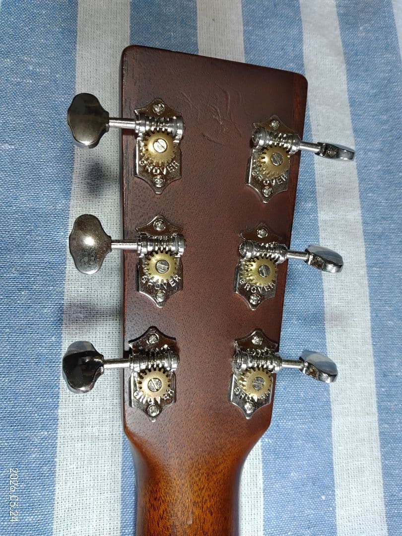 Martinのオールマホガニー単板のオールドマーティンの風格アコギ000-15m