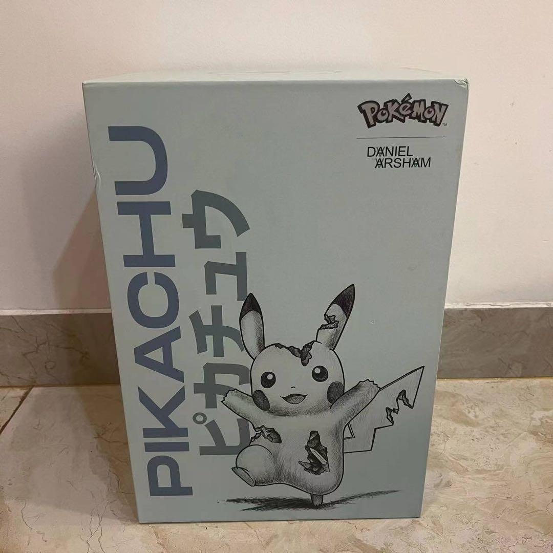 ダニエルアーシャム　× ポケモン　ピカチュー　青の彫刻アートになります