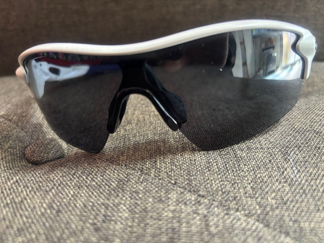Oakley スポーツサングラス ホワイトフレームケース付き