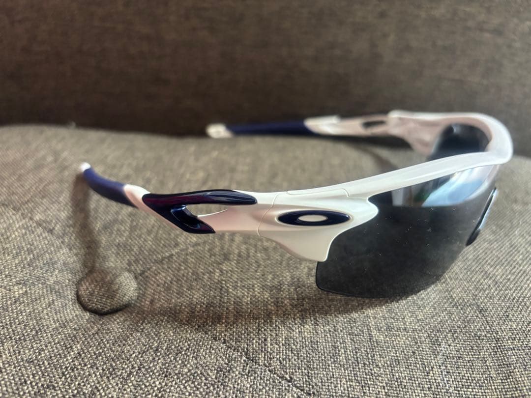 Oakley スポーツサングラス ホワイトフレームケース付き