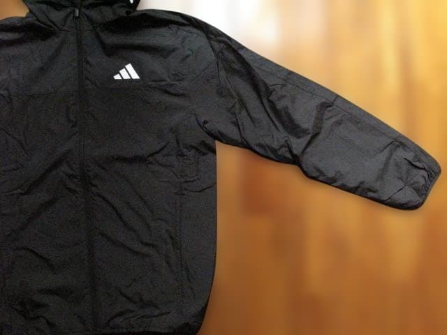 新品　adidas　ウインドブレーカー上下セットXLサイズ