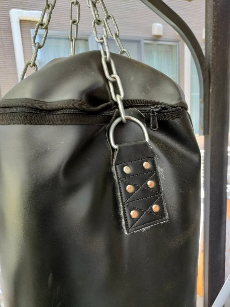 サンドバッグ　ボクシング　キックボクシング