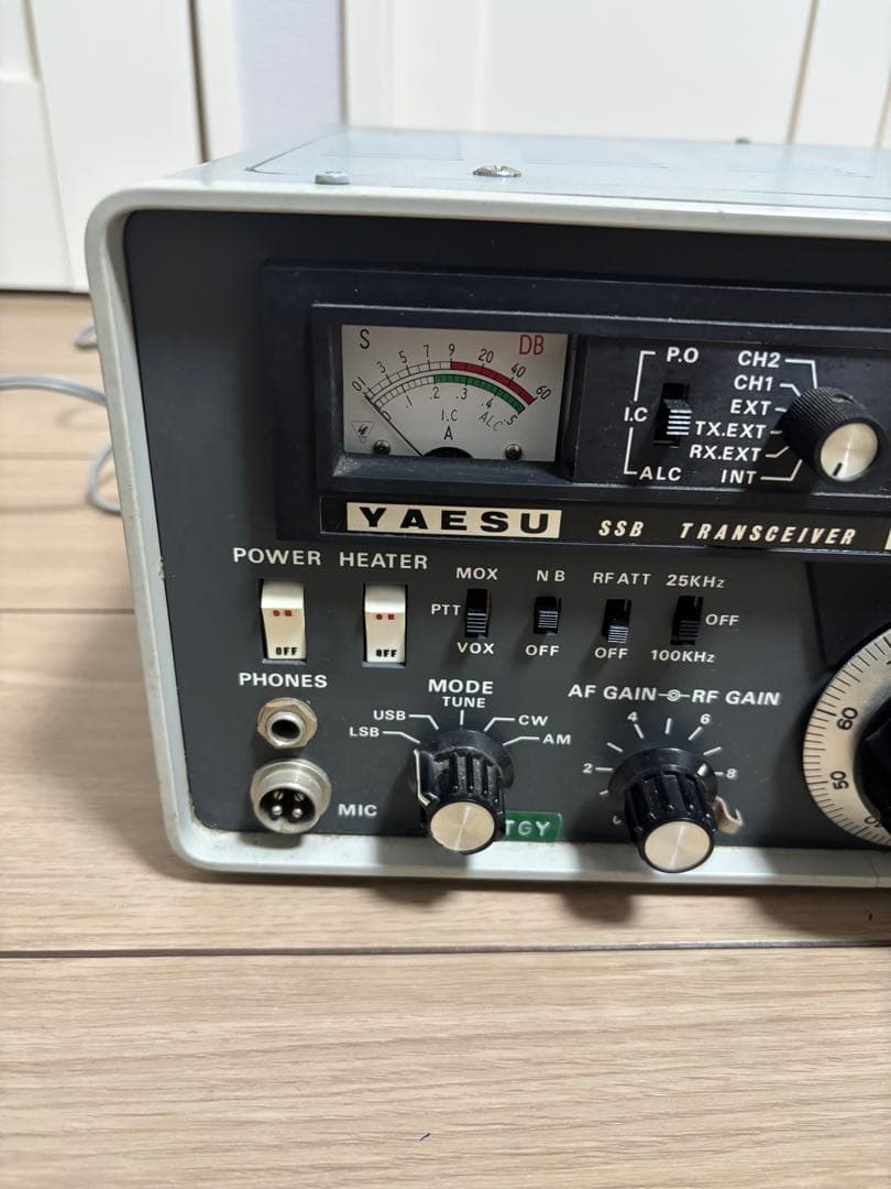受信機 YAESU FT-101BS
