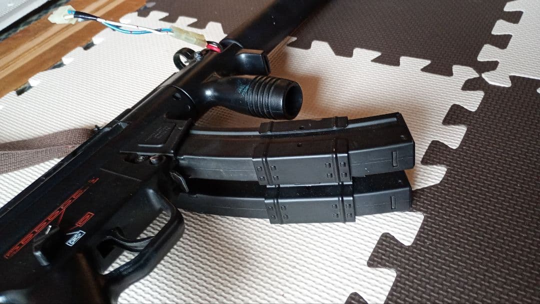 MP5電動ガン 黒 サイレンサー付き ダブルマガジン