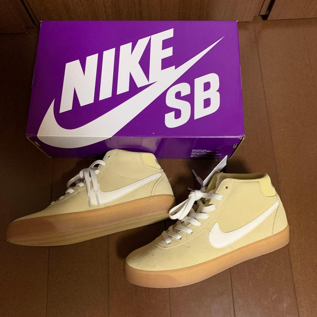 新品【Nike 】SB スニーカー クリーム色 スエード ただ今お値引き中!