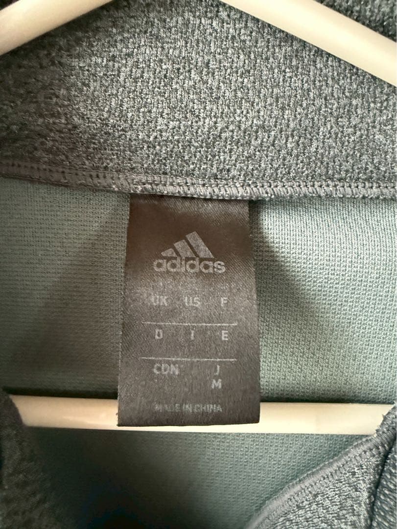 環太平洋大学　IPU サッカー　adidas グレー ジャージ 上下セット　M