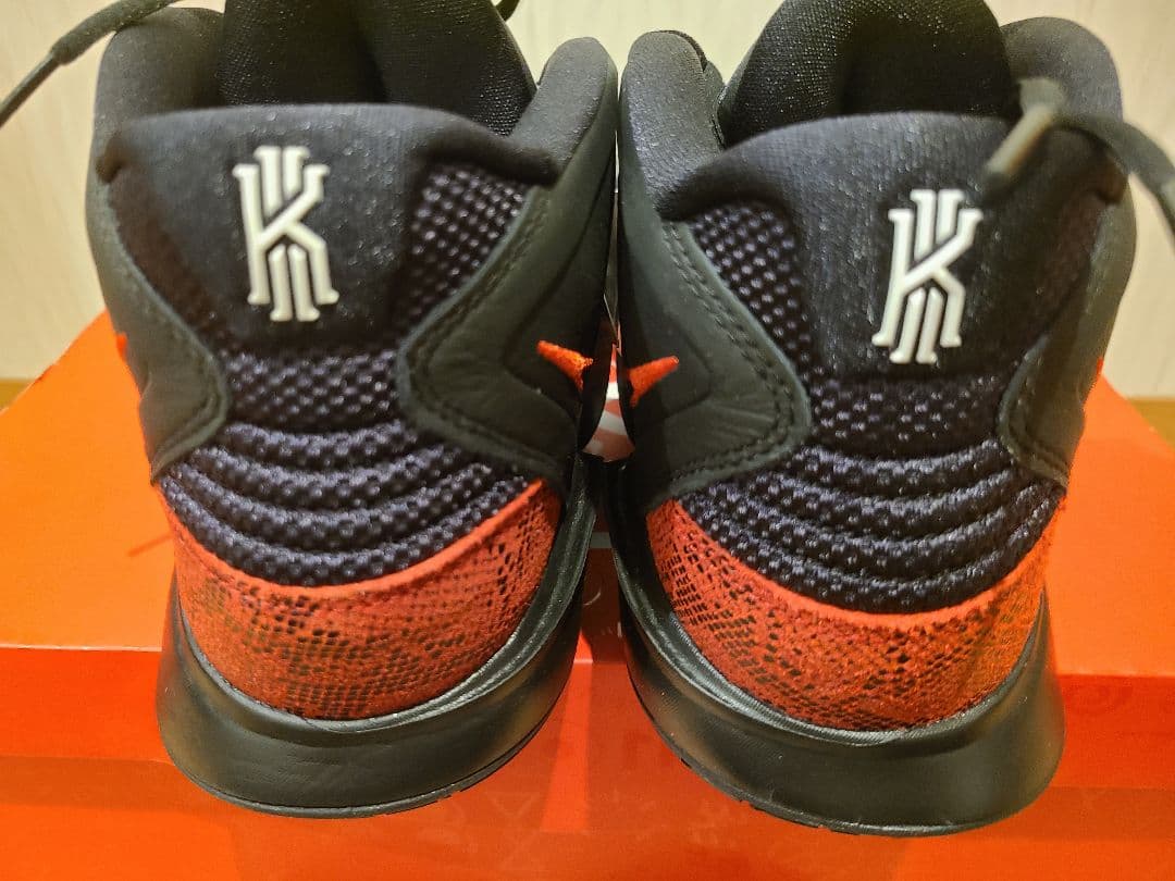 NIKE　KYRIE INFINITY EP(ブラック×レッド)28.5cm